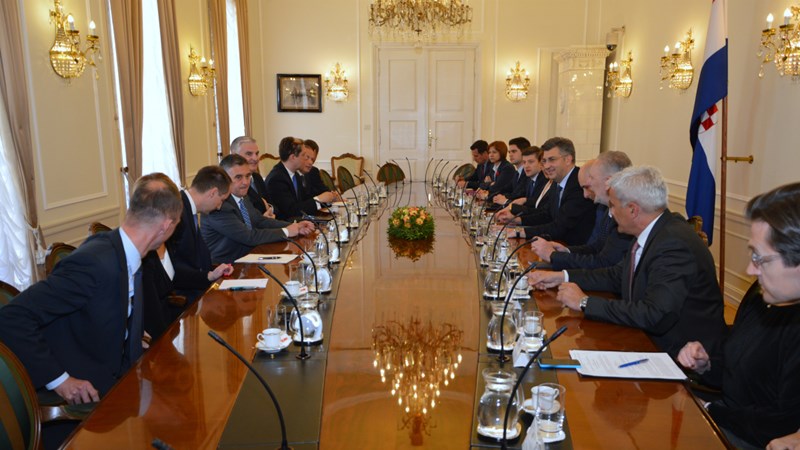 Predsjednik Vlade Plenković: Banke spremne dati kredit Agrokoru u iznosu do 150 milijuna eura 